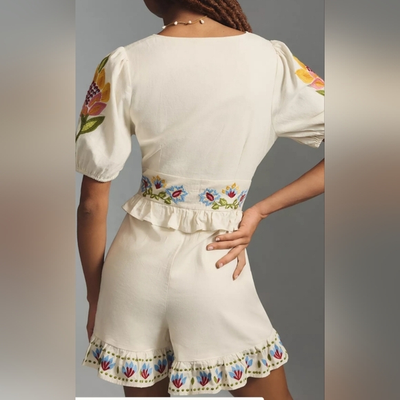 NWT $320 FARM RIO Linen Peplum Romper Ornate Embroidery Low Neck Beaded Belt M - Picture 3 of 11